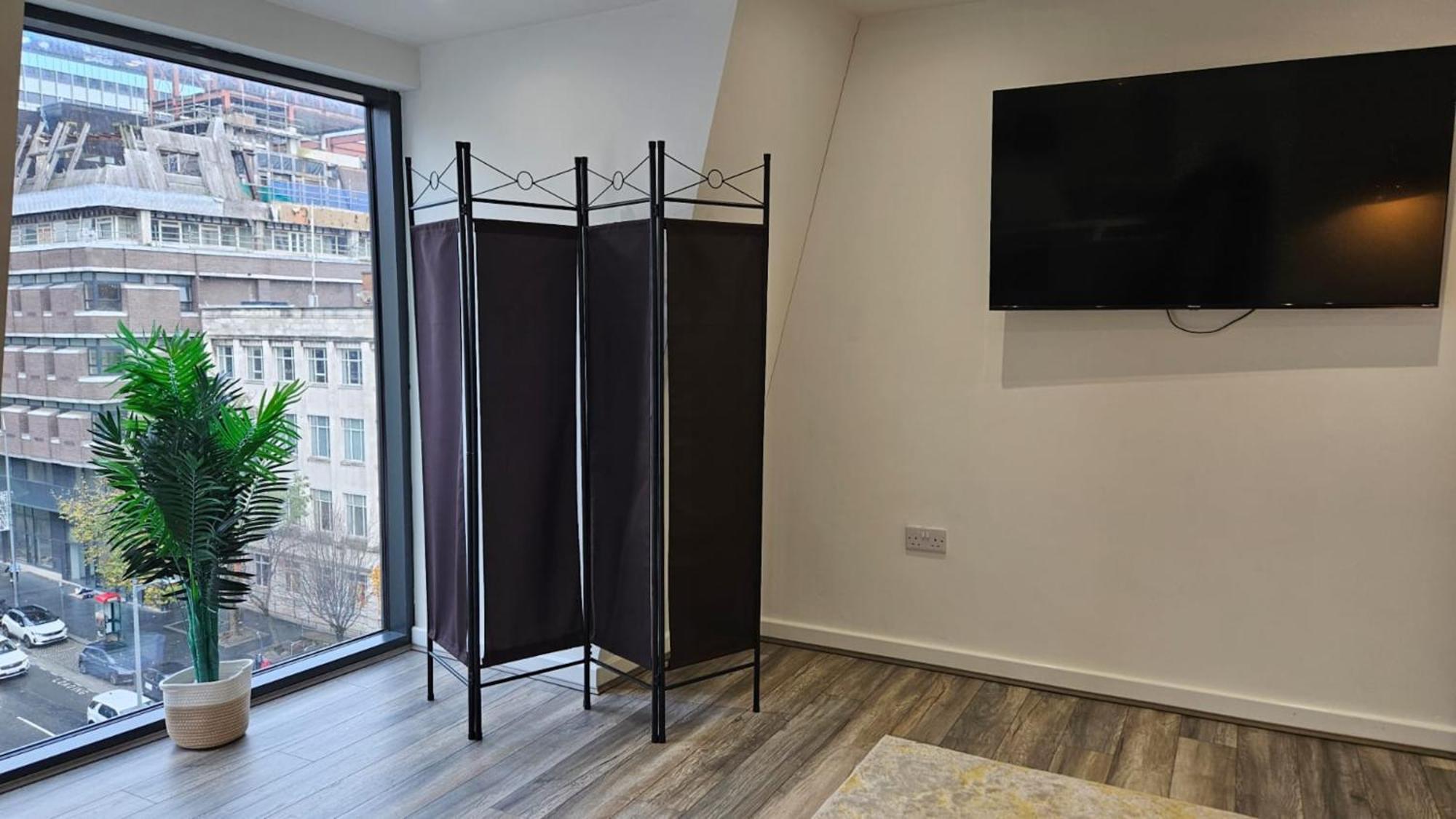 Central Liverpool Retreat Apartment Room photo