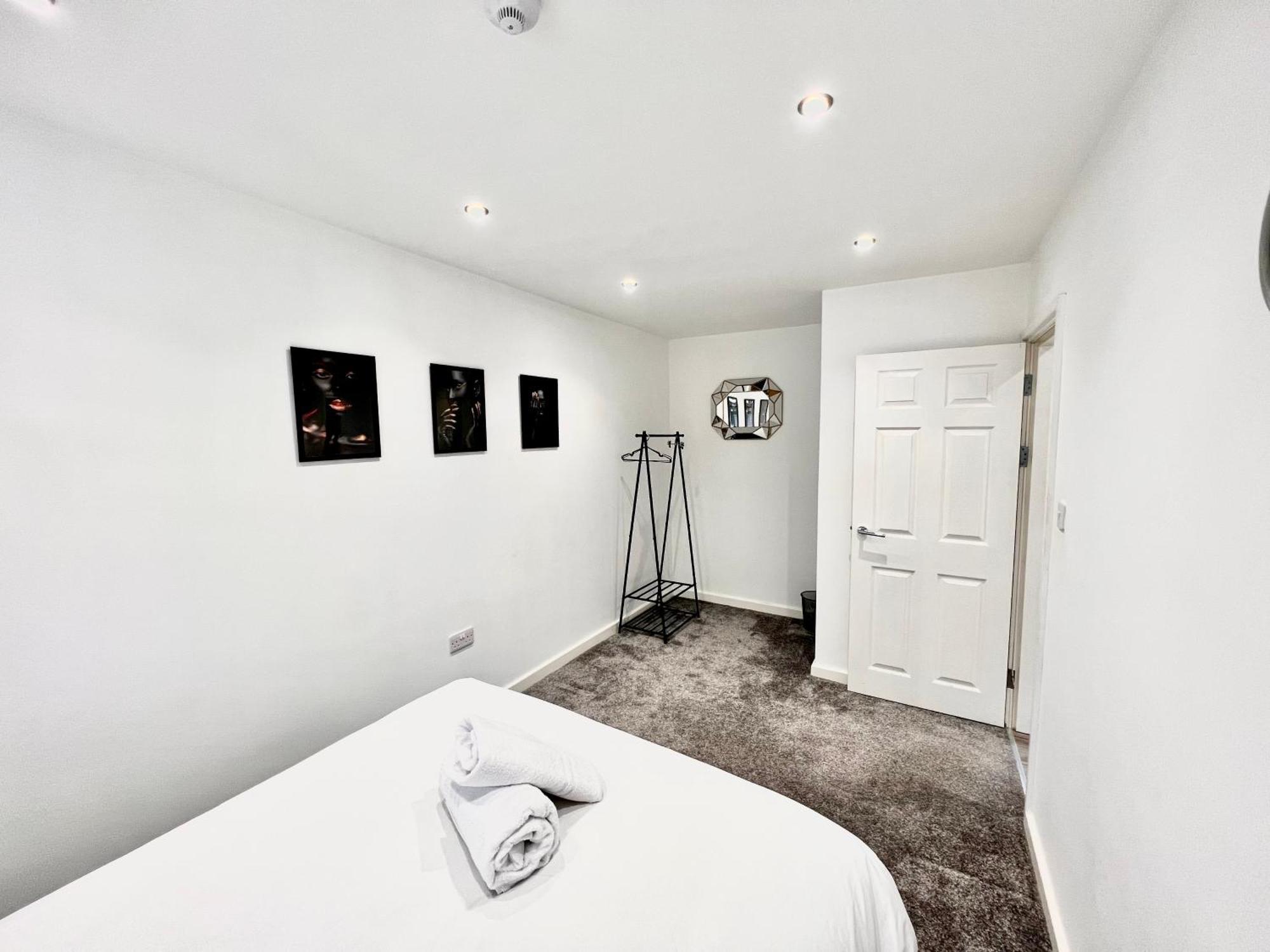 Central Liverpool Retreat Apartment Room photo